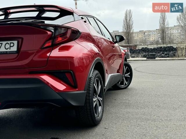 Красный Тойота C-HR, объемом двигателя 1.2 л и пробегом 59 тыс. км за 23900 $, фото 14 на Automoto.ua