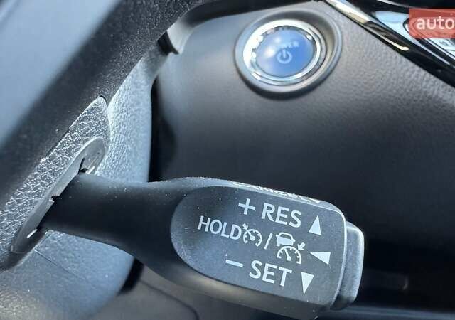 Красный Тойота C-HR, объемом двигателя 1.99 л и пробегом 69 тыс. км за 27493 $, фото 21 на Automoto.ua