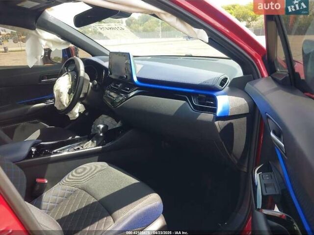 Червоний Тойота C-HR, об'ємом двигуна 2 л та пробігом 79 тис. км за 17500 $, фото 6 на Automoto.ua