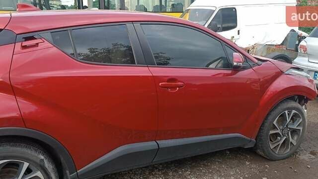 Червоний Тойота C-HR, об'ємом двигуна 2 л та пробігом 79 тис. км за 17500 $, фото 3 на Automoto.ua