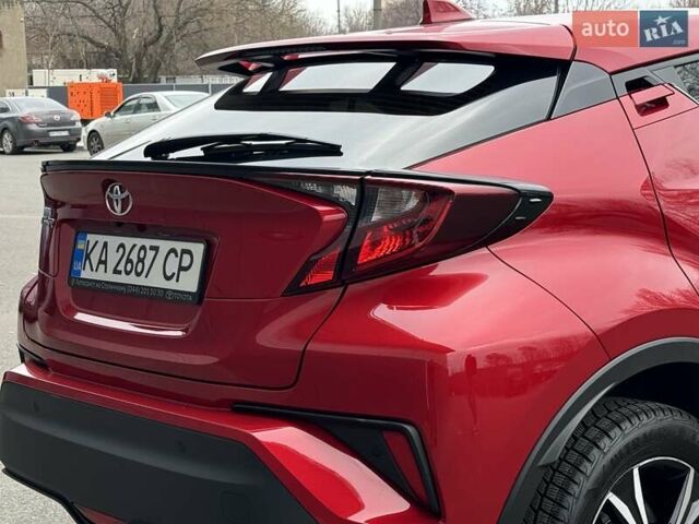 Красный Тойота C-HR, объемом двигателя 1.2 л и пробегом 59 тыс. км за 23900 $, фото 25 на Automoto.ua