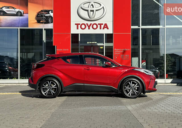 Красный Тойота C-HR, объемом двигателя 1.99 л и пробегом 69 тыс. км за 27493 $, фото 7 на Automoto.ua