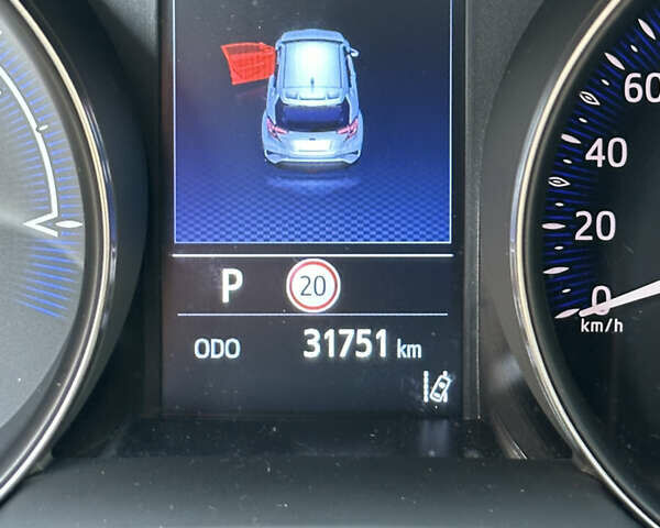 Красный Тойота C-HR, объемом двигателя 1.99 л и пробегом 44 тыс. км за 33500 $, фото 16 на Automoto.ua