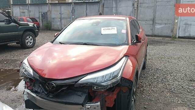 Красный Тойота C-HR, объемом двигателя 2 л и пробегом 80 тыс. км за 17500 $, фото 9 на Automoto.ua