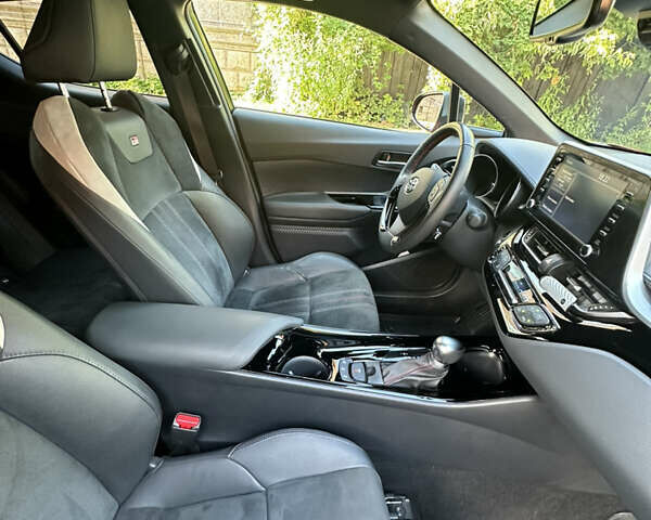 Красный Тойота C-HR, объемом двигателя 1.99 л и пробегом 44 тыс. км за 33500 $, фото 18 на Automoto.ua