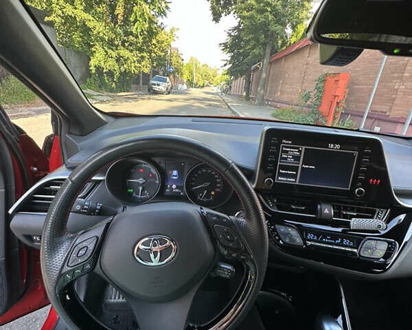 Красный Тойота C-HR, объемом двигателя 1.99 л и пробегом 44 тыс. км за 33500 $, фото 14 на Automoto.ua