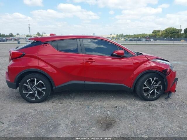 Красный Тойота C-HR, объемом двигателя 2 л и пробегом 80 тыс. км за 17500 $, фото 4 на Automoto.ua