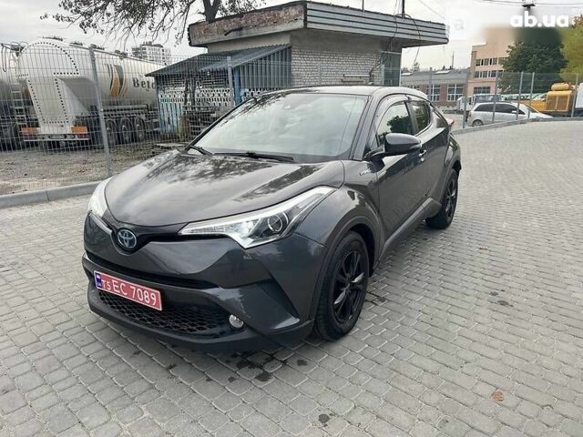 Тойота C-HR, объемом двигателя 1.8 л и пробегом 144 тыс. км за 23500 $, фото 3 на Automoto.ua
