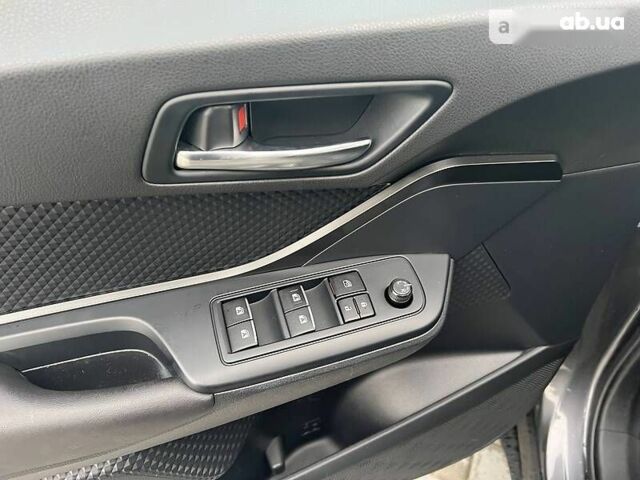 Тойота C-HR, объемом двигателя 1.8 л и пробегом 144 тыс. км за 23500 $, фото 21 на Automoto.ua