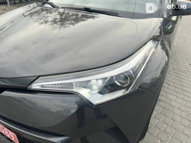 Тойота C-HR, объемом двигателя 1.8 л и пробегом 144 тыс. км за 23500 $, фото 19 на Automoto.ua