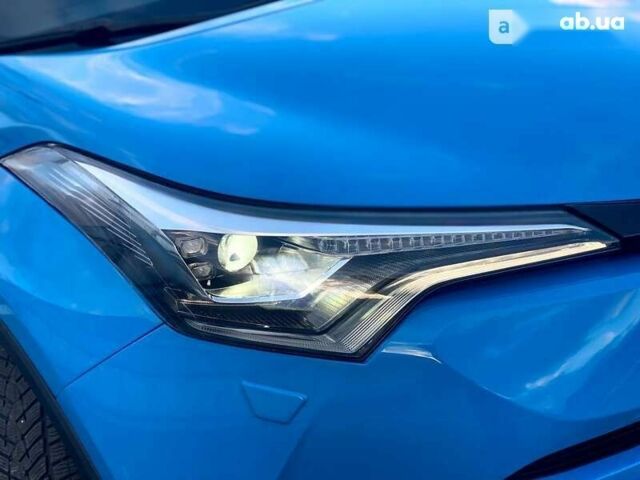 Тойота C-HR, объемом двигателя 0 л и пробегом 105 тыс. км за 21999 $, фото 3 на Automoto.ua