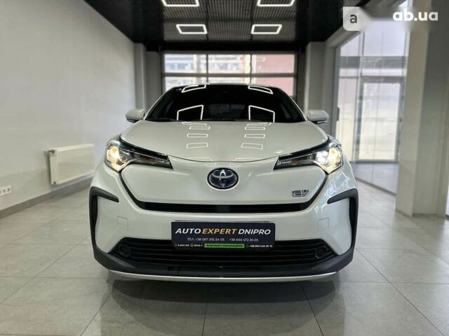 Тойота C-HR, объемом двигателя 0 л и пробегом 54 тыс. км за 20999 $, фото 5 на Automoto.ua