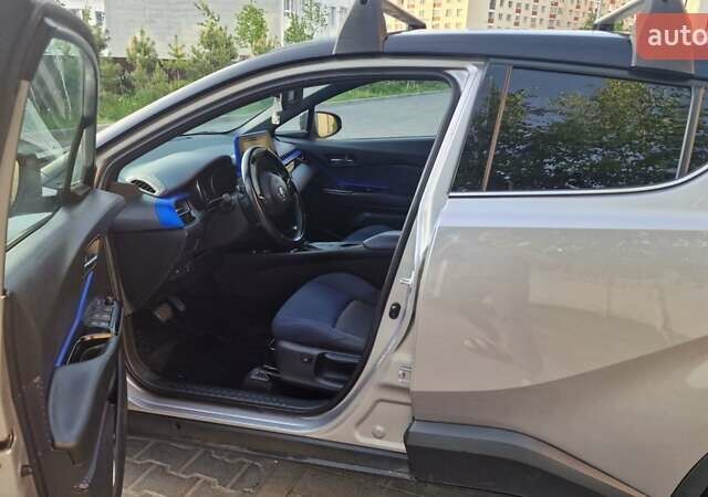 Тойота C-HR, об'ємом двигуна 1.2 л та пробігом 127 тис. км за 19500 $, фото 10 на Automoto.ua