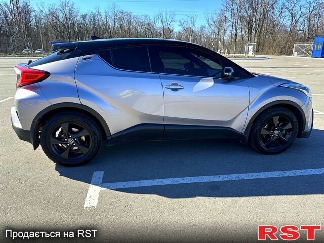 Тойота C-HR, объемом двигателя 1.2 л и пробегом 140 тыс. км за 19000 $, фото 3 на Automoto.ua