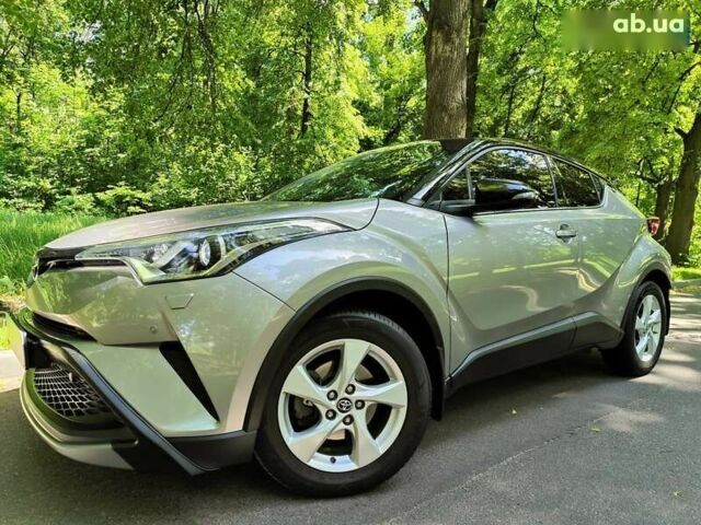 Тойота C-HR, объемом двигателя 1.2 л и пробегом 69 тыс. км за 17990 $, фото 2 на Automoto.ua