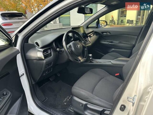 Тойота C-HR, объемом двигателя 1.2 л и пробегом 146 тыс. км за 15700 $, фото 11 на Automoto.ua