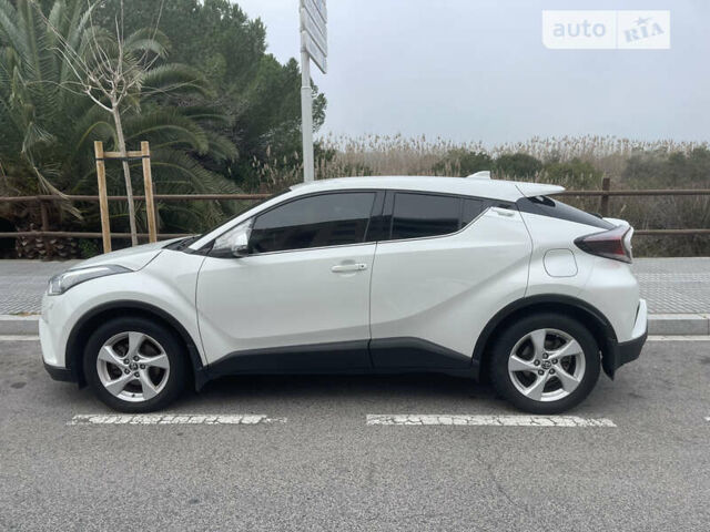 Тойота C-HR, объемом двигателя 1.2 л и пробегом 97 тыс. км за 19500 $, фото 2 на Automoto.ua