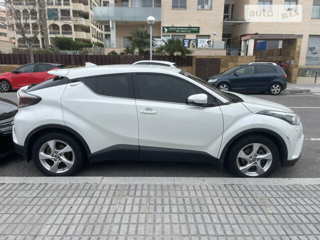 Тойота C-HR, объемом двигателя 1.2 л и пробегом 97 тыс. км за 19500 $, фото 1 на Automoto.ua