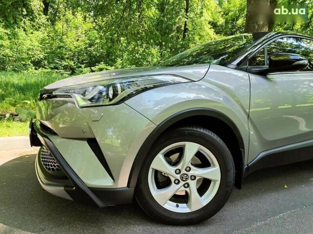 Тойота C-HR, объемом двигателя 1.2 л и пробегом 69 тыс. км за 17990 $, фото 4 на Automoto.ua