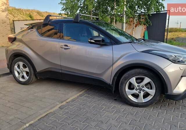 Тойота C-HR, об'ємом двигуна 1.2 л та пробігом 127 тис. км за 19500 $, фото 4 на Automoto.ua