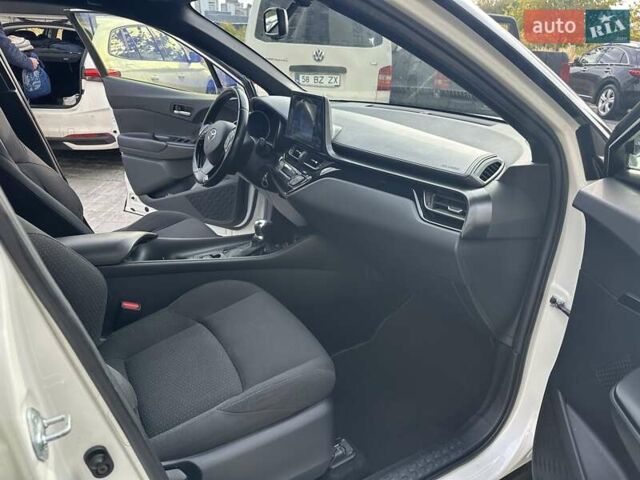 Тойота C-HR, объемом двигателя 1.2 л и пробегом 146 тыс. км за 15700 $, фото 13 на Automoto.ua