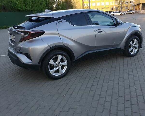 Тойота C-HR, об'ємом двигуна 1.2 л та пробігом 75 тис. км за 16900 $, фото 4 на Automoto.ua