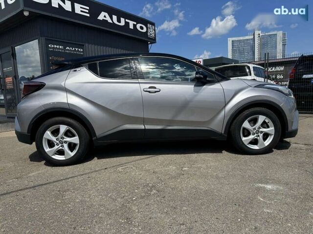Тойота C-HR, объемом двигателя 1.2 л и пробегом 212 тыс. км за 16990 $, фото 4 на Automoto.ua