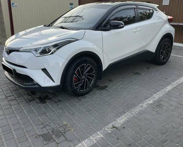 Тойота C-HR, объемом двигателя 1.99 л и пробегом 102 тыс. км за 19999 $, фото 5 на Automoto.ua