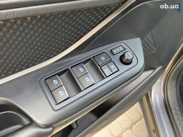 Тойота C-HR, объемом двигателя 1.8 л и пробегом 109 тыс. км за 18600 $, фото 13 на Automoto.ua