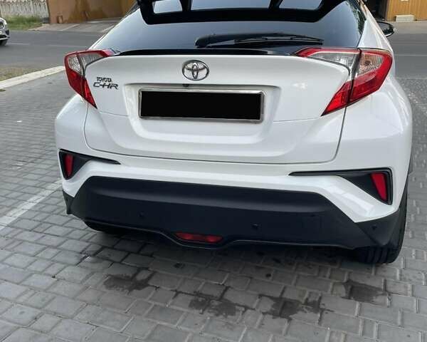 Тойота C-HR, объемом двигателя 1.99 л и пробегом 102 тыс. км за 19999 $, фото 1 на Automoto.ua