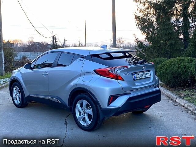 Тойота C-HR, объемом двигателя 1.2 л и пробегом 22 тыс. км за 18950 $, фото 4 на Automoto.ua