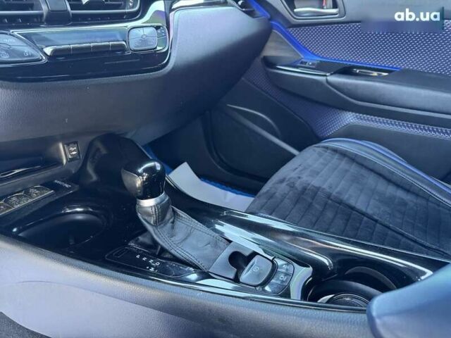 Тойота C-HR, об'ємом двигуна 1.2 л та пробігом 77 тис. км за 17950 $, фото 11 на Automoto.ua