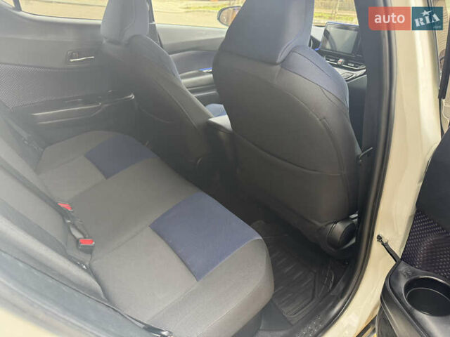 Тойота C-HR, объемом двигателя 1.8 л и пробегом 75 тыс. км за 19500 $, фото 12 на Automoto.ua