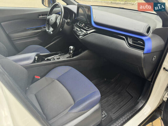 Тойота C-HR, объемом двигателя 1.8 л и пробегом 75 тыс. км за 19500 $, фото 13 на Automoto.ua