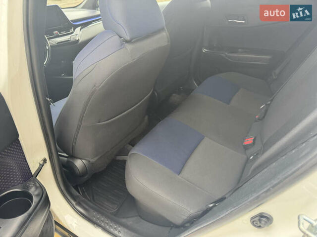 Тойота C-HR, объемом двигателя 1.8 л и пробегом 75 тыс. км за 19500 $, фото 11 на Automoto.ua