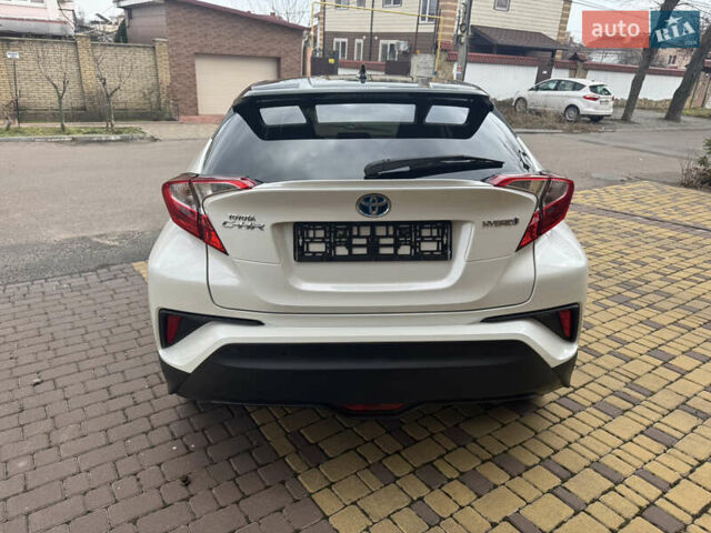 Тойота C-HR, объемом двигателя 1.8 л и пробегом 75 тыс. км за 19500 $, фото 5 на Automoto.ua