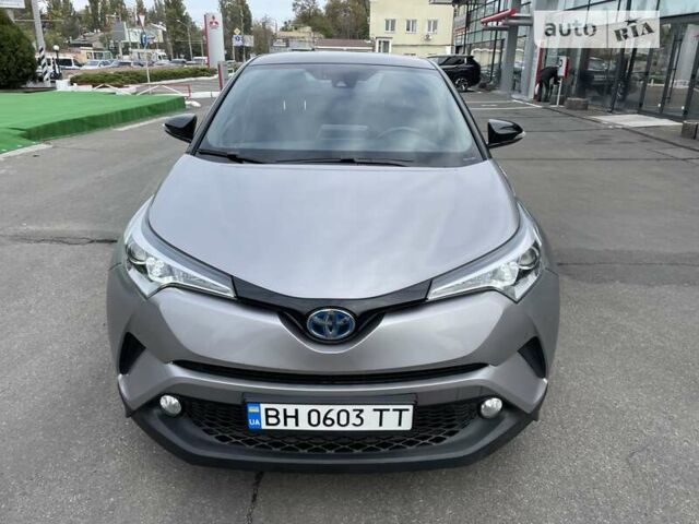 Тойота C-HR, объемом двигателя 1.8 л и пробегом 71 тыс. км за 22700 $, фото 2 на Automoto.ua