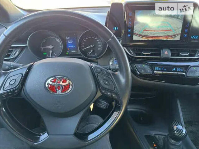 Тойота C-HR, об'ємом двигуна 1.8 л та пробігом 59 тис. км за 21100 $, фото 5 на Automoto.ua