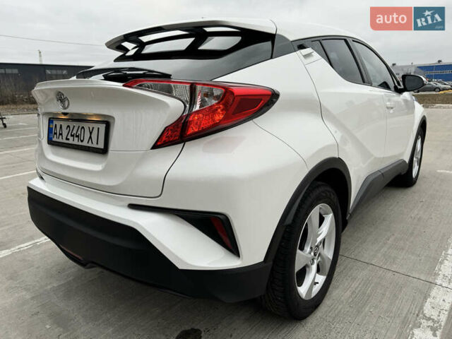 Тойота C-HR, объемом двигателя 1.2 л и пробегом 104 тыс. км за 18700 $, фото 5 на Automoto.ua
