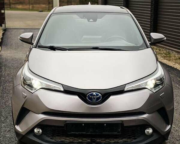 Тойота C-HR, объемом двигателя 1.8 л и пробегом 97 тыс. км за 20700 $, фото 1 на Automoto.ua