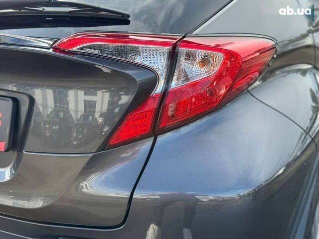 Тойота C-HR, объемом двигателя 0 л и пробегом 93 тыс. км за 18990 $, фото 10 на Automoto.ua