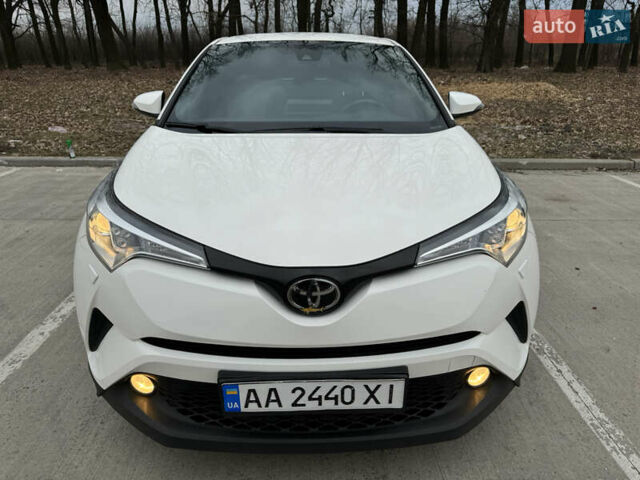 Тойота C-HR, об'ємом двигуна 1.2 л та пробігом 104 тис. км за 20500 $, фото 1 на Automoto.ua