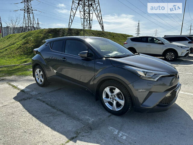 Тойота C-HR, об'ємом двигуна 1.8 л та пробігом 55 тис. км за 27600 $, фото 2 на Automoto.ua