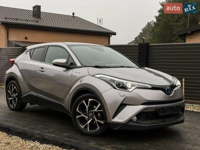 Тойота C-HR, объемом двигателя 1.8 л и пробегом 97 тыс. км за 20700 $, фото 3 на Automoto.ua