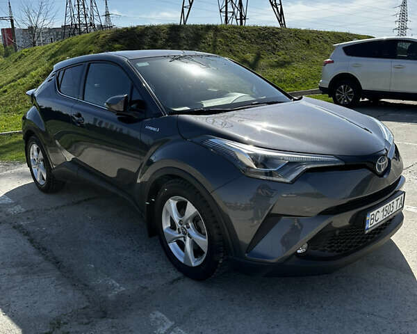 Тойота C-HR, объемом двигателя 1.8 л и пробегом 55 тыс. км за 27600 $, фото 1 на Automoto.ua