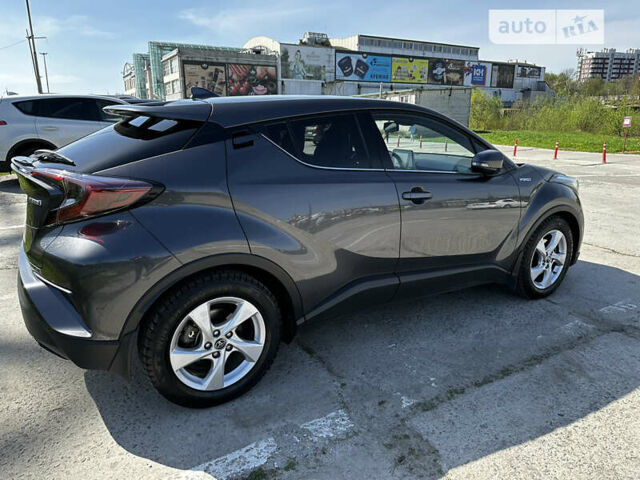 Тойота C-HR, объемом двигателя 1.8 л и пробегом 55 тыс. км за 27600 $, фото 3 на Automoto.ua