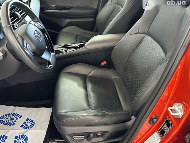 Тойота C-HR, объемом двигателя 0 л и пробегом 41 тыс. км за 30950 $, фото 5 на Automoto.ua