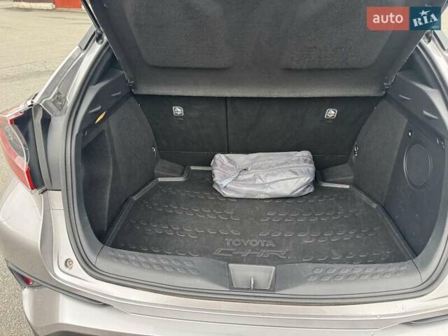 Тойота C-HR 2019 у Дніпро (Дніпропетровську) на Automoto.ua Тойота C-HR, об'ємом двигуна 1.2 л та пробігом 120 тис. км за 22000 $, фото 8 на Automoto.ua