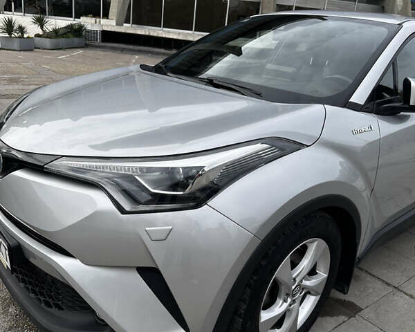 Тойота C-HR, об'ємом двигуна 1.8 л та пробігом 65 тис. км за 30000 $, фото 2 на Automoto.ua