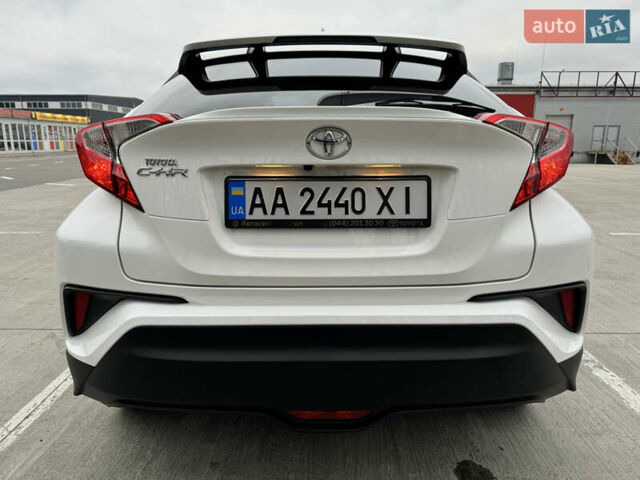 Тойота C-HR, объемом двигателя 1.2 л и пробегом 104 тыс. км за 18700 $, фото 4 на Automoto.ua